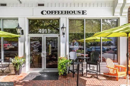 5235 Bessley Pl, Alexandria VA 22304-8646 exterior