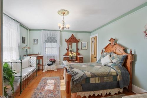 404 Moore St, Hackettstown NJ 07840-2142 exterior