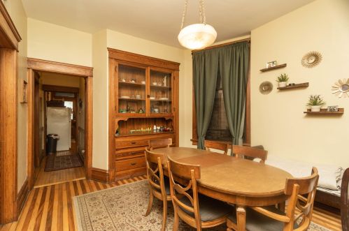 2014 Roscoe St, Chicago IL 60641-4015 exterior