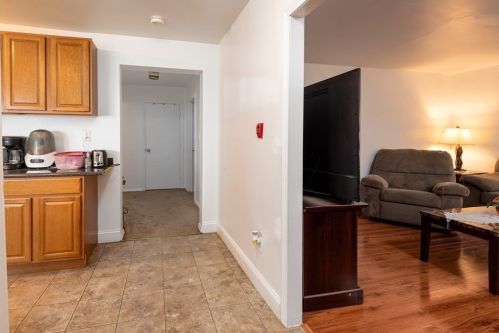 35 Grammont Rd, Worcester MA 01607-1175 exterior