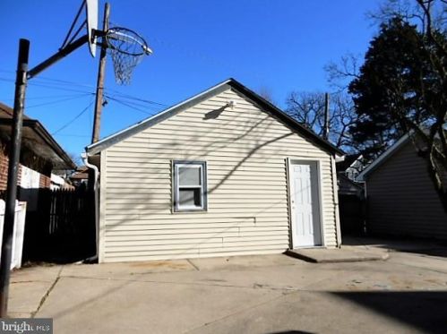 704 Quinton Ave, Trenton NJ 08629-2402 exterior