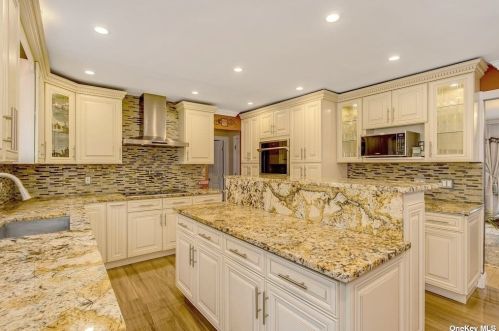 34 Fielding Ave, Huntington Station NY 11746-6731 exterior