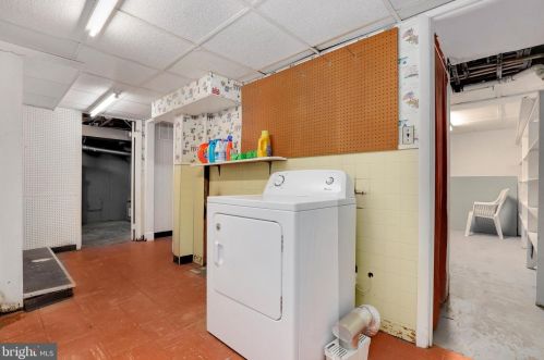 1323 Grandin Ave, Rockville MD 20851-1155 exterior