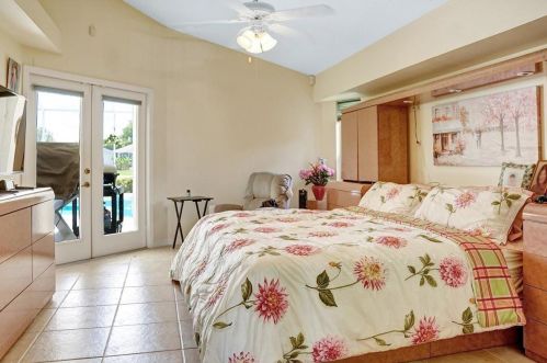 272 Surfside Ave, Fort Pierce FL  34983-1286 exterior