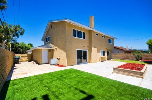 17522 Medford Ave, Tustin CA  92780-1922 exterior