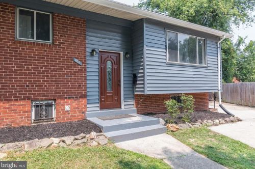 800 Malibu Dr, Silver Spring, MD 20901-3648