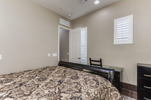 7084 Ivanhoe St, Chandler AZ 85226-0804 exterior