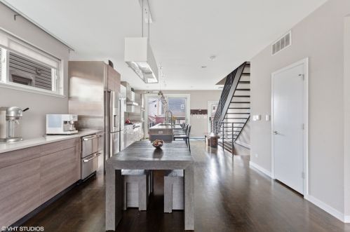 1939 Monticello Ave, Chicago IL 60647-2312 exterior