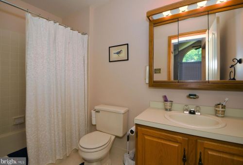 910 Foxmeadow Dr, Limerick PA 19468-1552 exterior