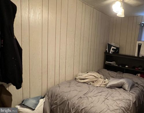 823 Longshore Ave, Philadelphia PA  19111-4422 exterior