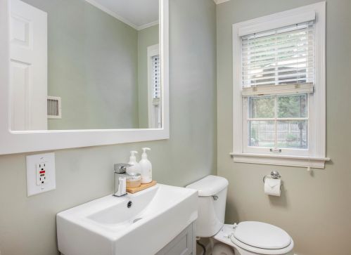 1541 Groton Rd, Grand Rapids MI 49506-4784 exterior