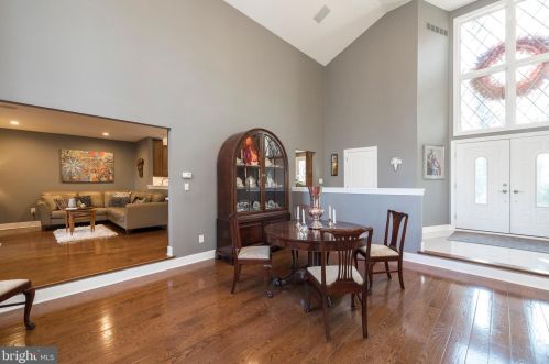 398 Lakeside Rd, Ardmore PA exterior