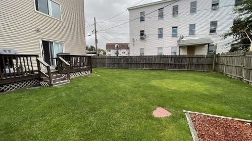 12 Airlie St, Worcester MA 01606-3248 exterior