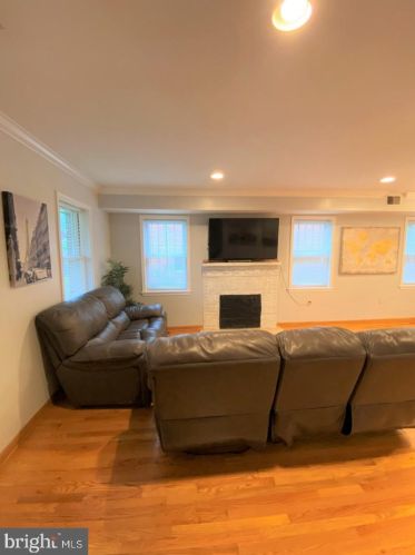 404 47th St, Washington DC  20019-4643 exterior