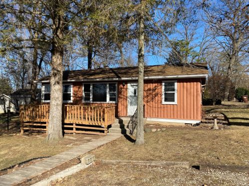 8520 Dorr Rd, Bull Valley, IL 60097-8887