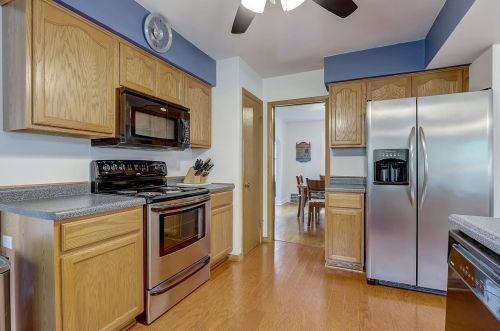 10508 Lincoln Ave, Milwaukee WI 53227-1204 exterior