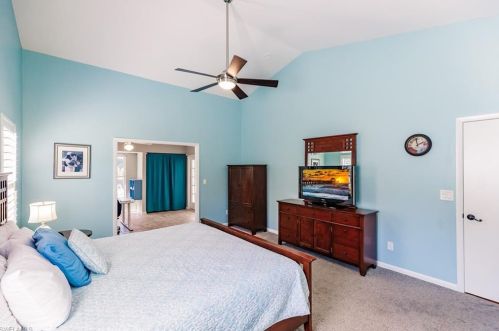 191 Old Tamiami Trl, Naples FL exterior