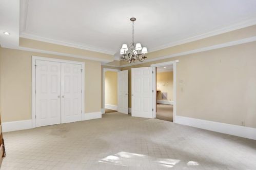 2656 Dobbs Cir, Atlanta GA 30327 exterior