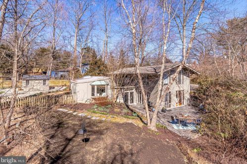 7804 Ridgecrest Dr, Alexandria VA 22308-1053 exterior