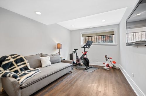 820 Laflin St, Chicago IL 60827-5710 exterior