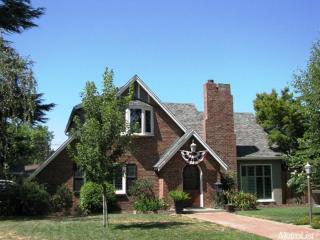 1501 Merritt St, Turlock CA  95380-4249 exterior