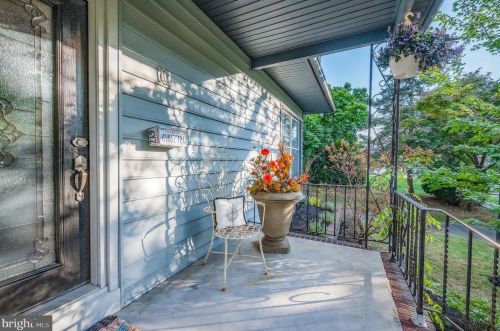 10 Crestmont Ter, Camden NJ 08108-1326 exterior