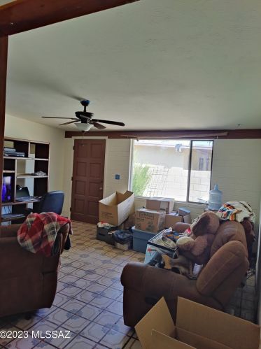 1302 Kleindale Rd, Tucson AZ 85749-8385 exterior