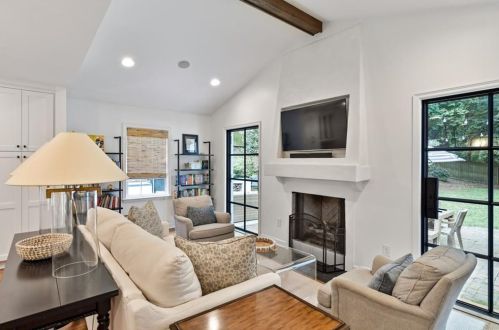 1856 Colland Dr, Atlanta GA 30318-2604 exterior