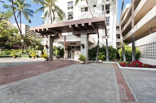 469 Ena Rd, Honolulu HI  96815-1749 exterior