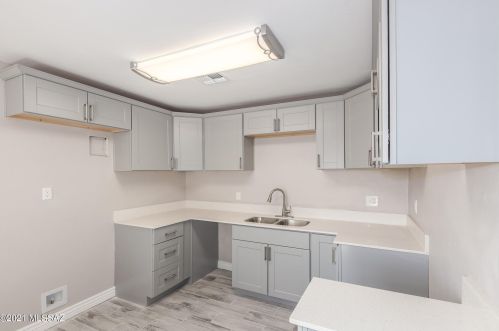 5817 Beverly St, Tucson AZ 85711-5141 exterior