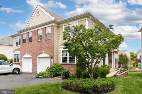 203 Fountayne Ln, Trenton, NJ 08648-2681