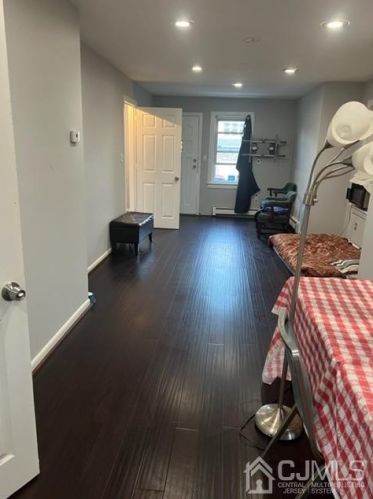 53 Hillcrest Ave, Iselin NJ  08830-1648 exterior