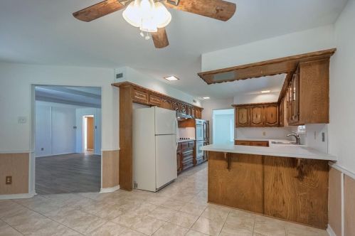 2664 Beechmont Dr, Dallas TX 75228-4224 exterior