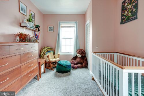 565 Martin St, Philadelphia PA  19128-1620 exterior