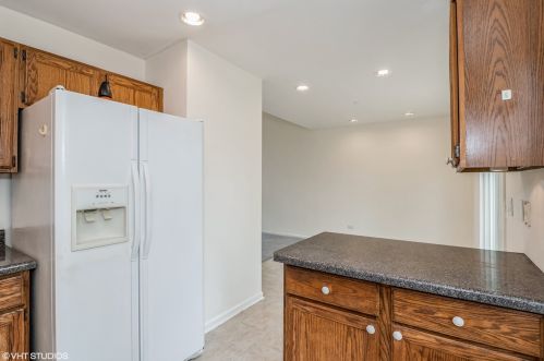 3024 Nemesis Ave, Waukegan IL 60087-3320 exterior