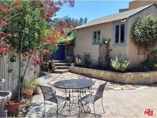 3217 Bennett Dr, Los Angeles, CA 90068-1701