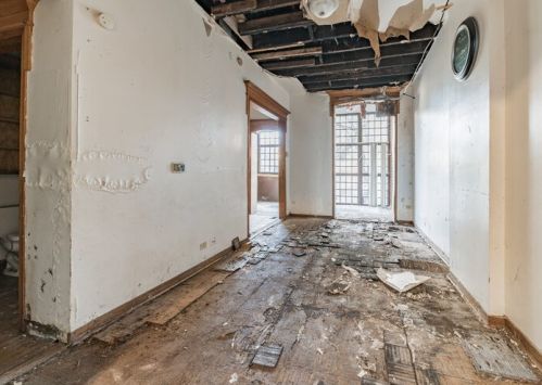 2452 Lexington St, Chicago IL 60612-3428 exterior