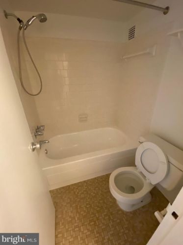 1225 Martha Custis Dr, Alexandria VA 22302-2015 exterior