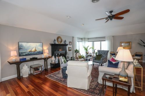 2 Fairview Dr, Concord NH 03301-6917 exterior