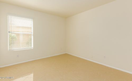 3046 Emile Zola Ave, Phoenix AZ 85032-6414 exterior