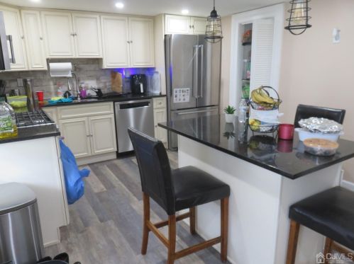 649 Cornell St, Perth Amboy NJ 08861-3121 exterior