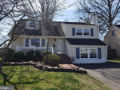 9 Shackamaxon Dr, Trenton, NJ 08690-1621