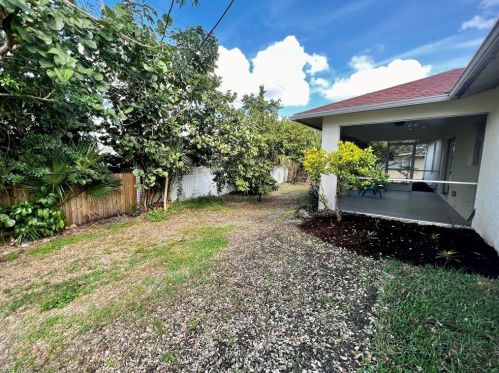 1347 Ingraham St, Naples FL 34103-3254 exterior