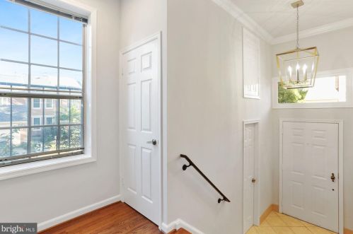 1454 Mclean Mews Ct, Mc Lean VA  22101-3824 exterior