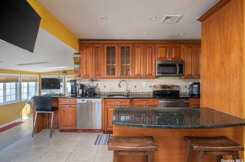 877 Edwards Blvd, Valley Stream NY exterior