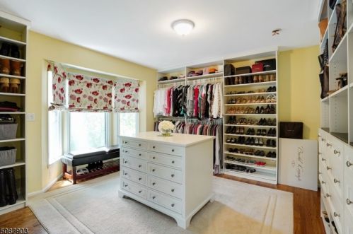 1 Tall Timber Dr, Morristown NJ 07960-2614 exterior