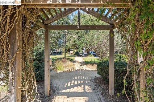 2310 Prince St, Berkeley CA 94703-2312 exterior