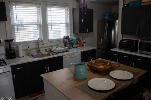 15 Wilfred St, Montclair NJ 07042-1643 exterior