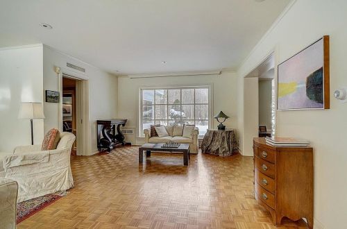 8415 Pelican Ln, Milwaukee WI 53217-2060 exterior