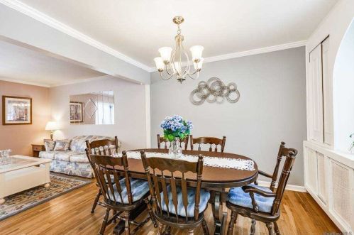 10 Pawnee Dr, Commack NY 11725-4210 exterior